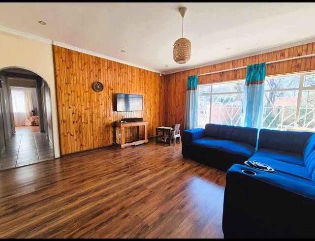 4 BEDROOM HOUSE FOR SALE IN SONLAND PARK